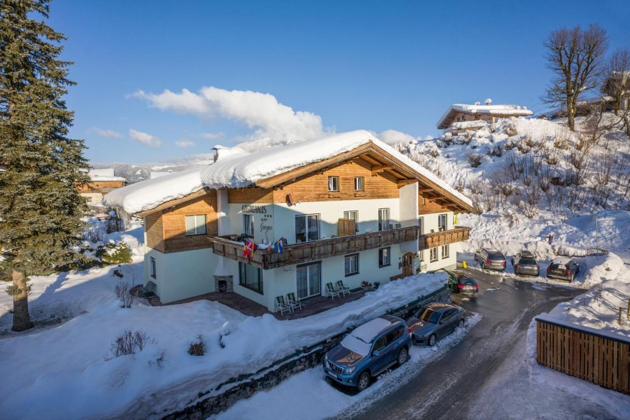 Gaestehaus Greger Bed & Breakfast Sankt Johann in Tirol Bagian luar foto